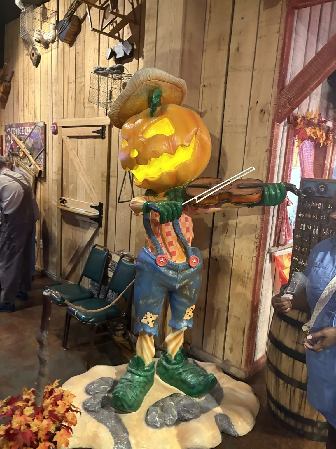 Fall decorations at the dinner show