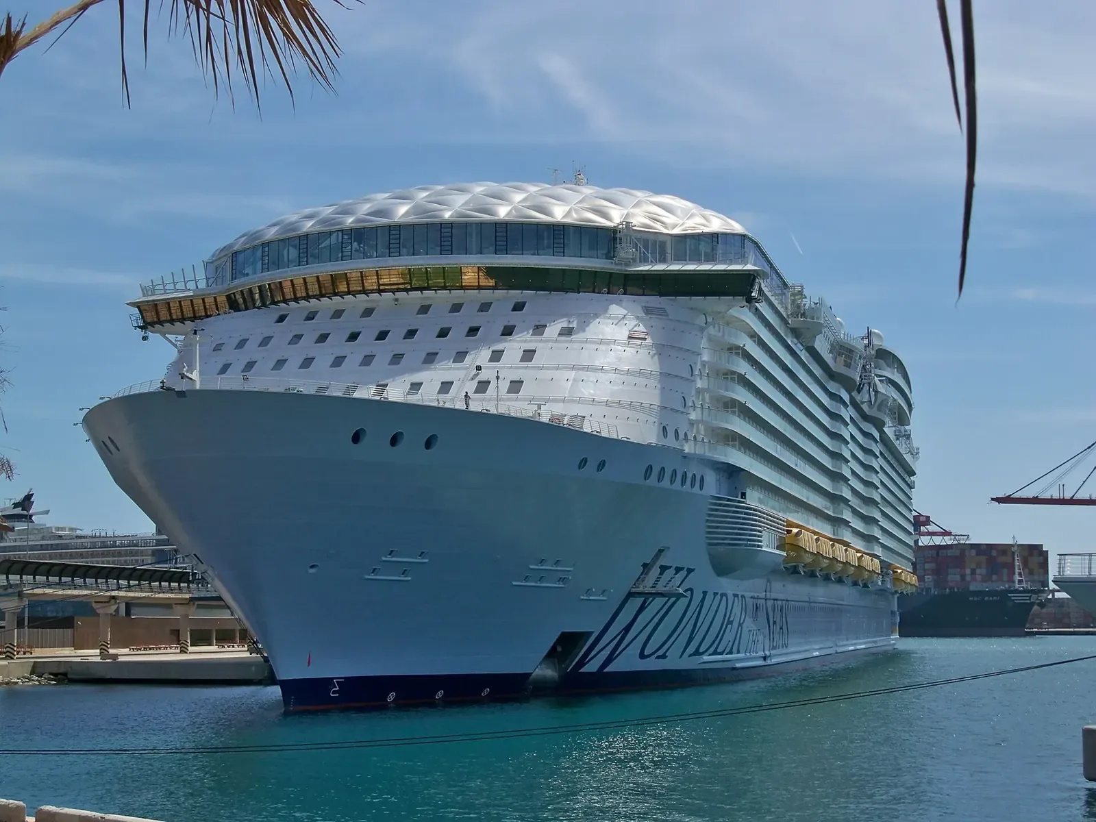 Royal Caribbean’s Wonder of the Seas docked in Málaga